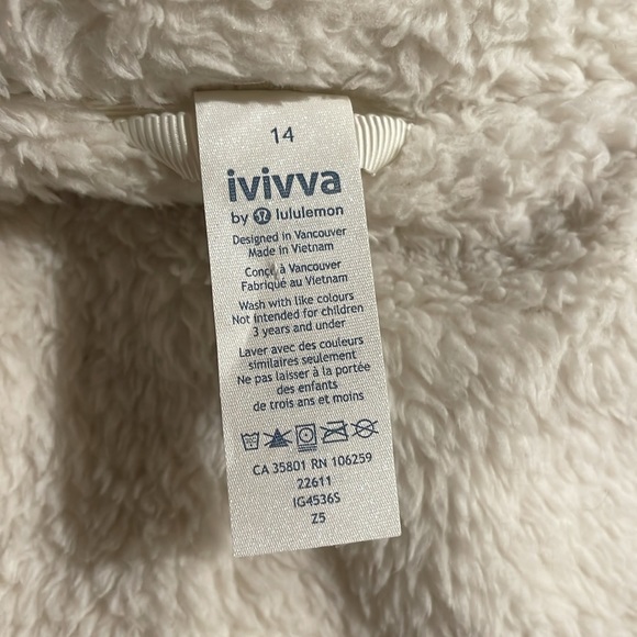 Ivivva Reversible Vest - Picture 5 of 10